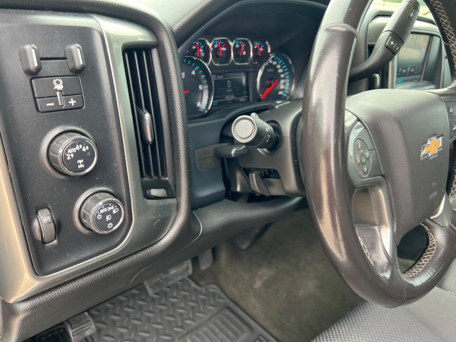 2018 White /Gray Chevrolet Silverado 1500 LT (3GCUKREC2JG) with an 5.3L V8 engine, Automatic transmission, located at 4520 Airline Hwy, Baton Rouge, LA, 70805, (225) 357-1497, 30.509325, -91.145432 - 2018 Chevrolet Silverado Crew Cab LT 4X4 5.3 V8 Gas, 142K Miles, Power Windows, Locks & Mirrors, Cold A/C, Transmission Has 12 Month Warranty, Tow Pkg, Good Tires. FOR INFO PLEASE CONTACT JEFF AT 225 357-1497 CHECK OUT OUR A+ RATING WITH THE BETTER BUSINESS BUREAU WE HAVE BEEN A FAMILY OWNED AND OPE - Photo #13